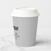 月曜日が短く、コーヒーが多い 紙コップ (左)