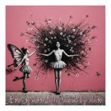 月生まれ光の混沌に浮かび上がる。