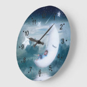 月雲の小さな男の子  ラージ壁時計 (傾斜)