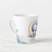 月面に座るかわいいウサギ カフェラテマグ (左アングル)