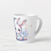 月面に座るかわいいウサギ カフェラテマグ (右アングル)