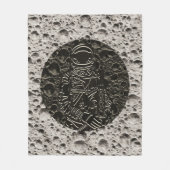 月面の宇宙飛行士 スペース ブラック＆グレー フリースブランケット (正面)