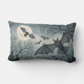 月飛んでいる付きの不気味な夜空のこうもり ランバークッション (裏面)