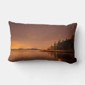 月食 |ビクトリア，ブリティッシュコロンビア ランバークッション (裏面)