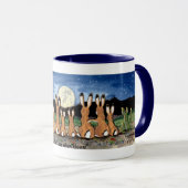 月、コーヒー・マグを見るジャックウサギ家族 マグカップ (正面右)