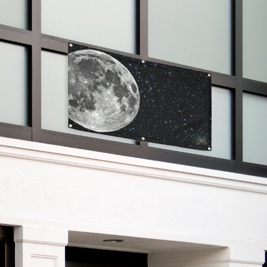 月 横断幕 (ビルの外側)