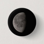 月 缶バッジ (正面)