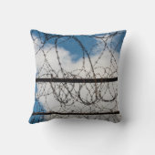 有刺線フェンス クッション (裏面)