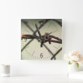 有刺鉄線の閉鎖 スクエア壁時計 (ホーム)