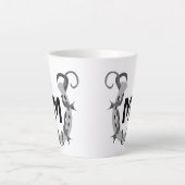 有刺鉄線包まれたモノグラムの馬蹄形 カフェラテマグ (正面)