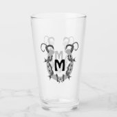 有刺鉄線包まれたモノグラムの馬蹄形 タンブラーグラス (正面)