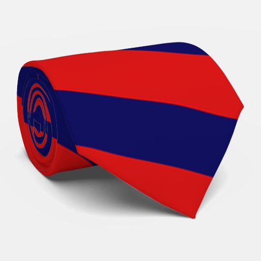 有名で赤く青いタイ ネクタイ (ロール)
