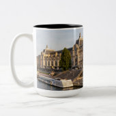 有名なオルセー美術館 – パリ、フランス、ヨーロッパ ツートーンマグカップ (左)