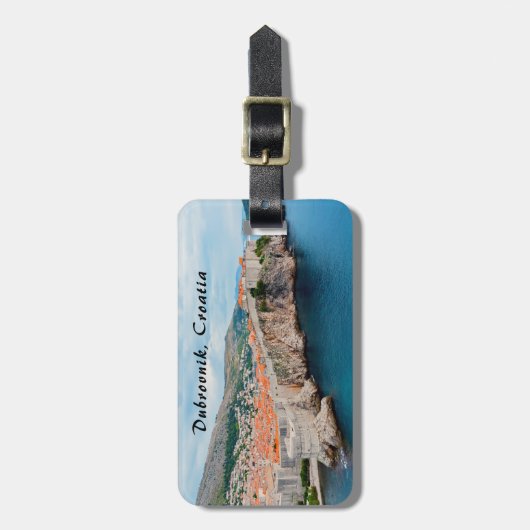 有名なドゥブロブニク旧市街の屋根と壁 - クロアチア ラゲッジタグ (正面縦)