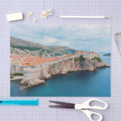 有名なドゥブロヴニク旧市街の屋根と壁 – クロアチア 薄葉紙 (クラフト)