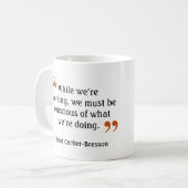 有名な写真家の引用文7ダブルレンズカメラ コーヒーマグカップ (正面左)