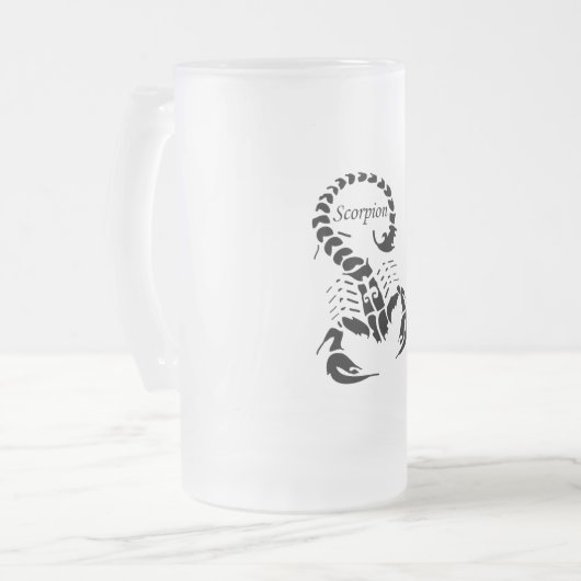 有害な蠍の非常に有毒のクモ綱の昆虫 フロストグラスビールジョッキ (正面左)