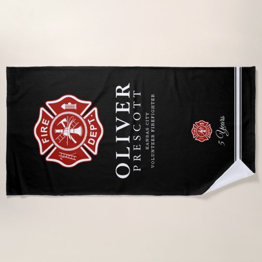 有志の消防士|のマルタ十字の記号の黒 ビーチタオル (正面)