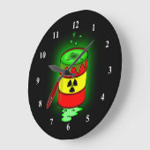 有毒な廃棄物の樽。 ラージ壁時計 (傾斜)