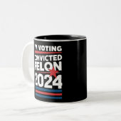 有罪の重罪者に投票 プロトランプ 2024 ツートーンマグカップ (正面左)