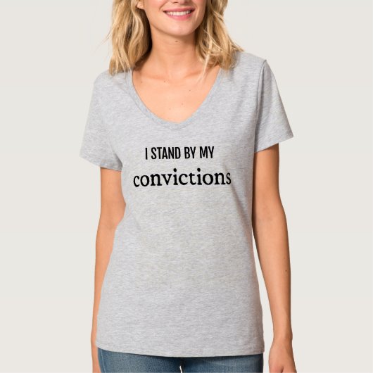 有罪判決の女性の基本的なVネックTシャツ Tシャツ (正面)