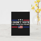有罪判決を受けた重罪人のアンチトランプに投票しない カード (黄色い花)