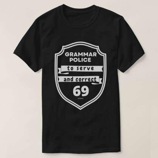 服役して訂正する文法警察おもしろい Tシャツ (デザイン正面)