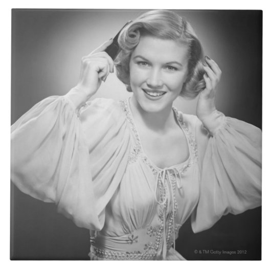 服2の女性 タイル (正面)