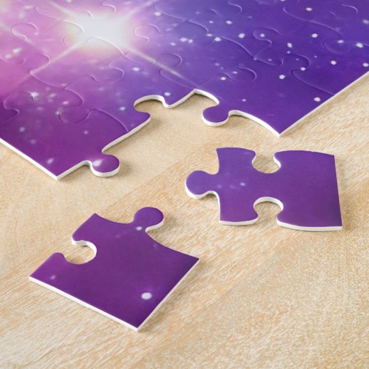 望遠鏡からのファンタジー宇宙の紫色の星雲 ジグソーパズル (側面)