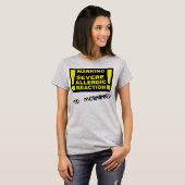 朝のせいで重度のアレルギー反応が出る面白いTシャツ Tシャツ (正面フル)