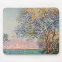 朝のアンティーブ