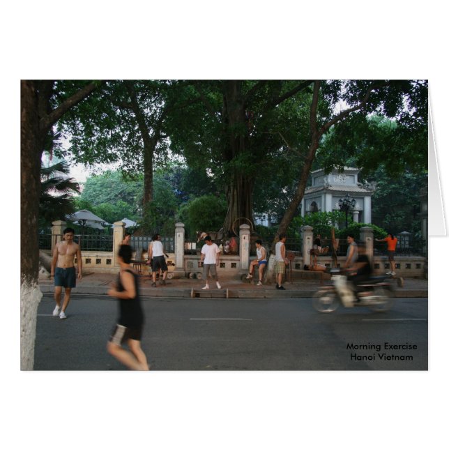 朝のエクササイズ*ハノイベトナム (正面横)