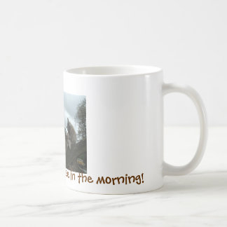 朝のマグの私のコーヒーを食べるヤギ コーヒーマグカップ