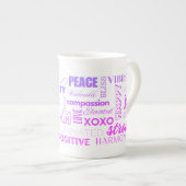 朝のマントラ私は高感動的Vibe言葉 ボーンチャイナマグカップ (正面右)