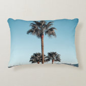 朝のヤシの木の浅い焦点の写真 アクセントクッション (正面)