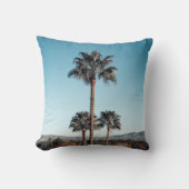 朝のヤシの木の浅い焦点写真 クッション (正面)