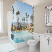 朝のヤシの木の近くのスイミングプール シャワーカーテン (インサイチュ)