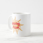 朝の人の水の色の太陽とパン コーヒーマグカップ (正面左)