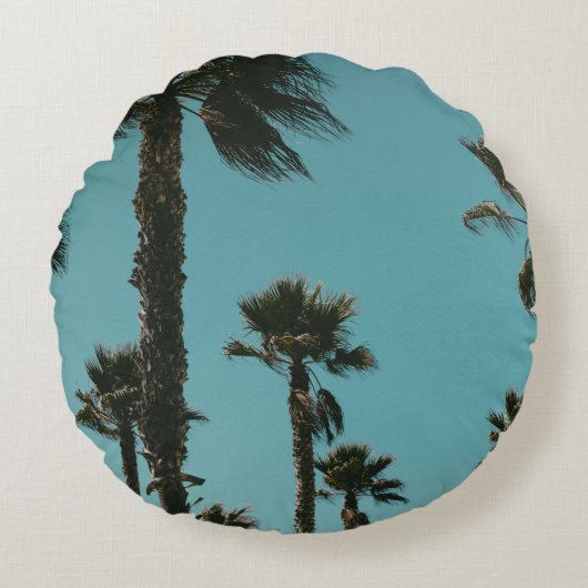 朝の低い角度の木の写真 ラウンドクッション (正面)