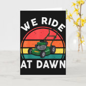 朝の光と共に草刈りをしよう 幼児用プッシュ式芝刈機 おもしろグッズ カード (黄色い花)