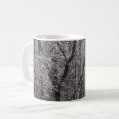 朝の光の輝く氷の森I コーヒーマグカップ (正面左)