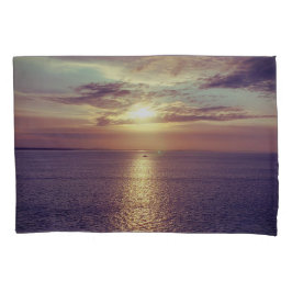 朝の日の出が海を越え素晴らしる 枕カバー