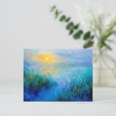 朝の日の出で青い草原 シーズンポストカード (スタンド正面)