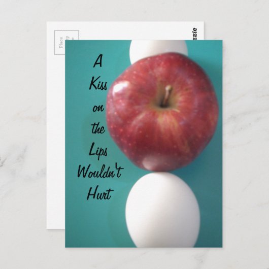 朝の相棒たち:2つの卵と1つのリンゴ 静物画 ポストカード (正面/裏面)