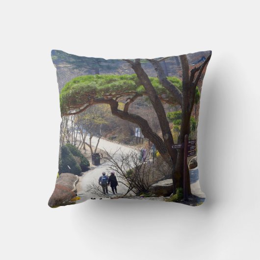 朝の穏やかな庭 クッション (裏面)