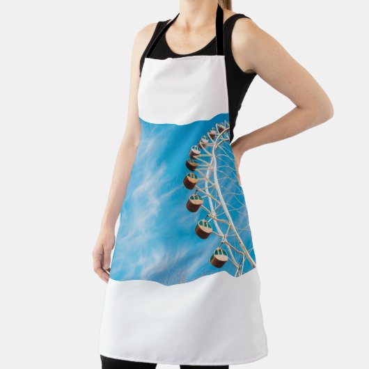朝の空の下の白澄んい観覧車 エプロン (インサイチュ)
