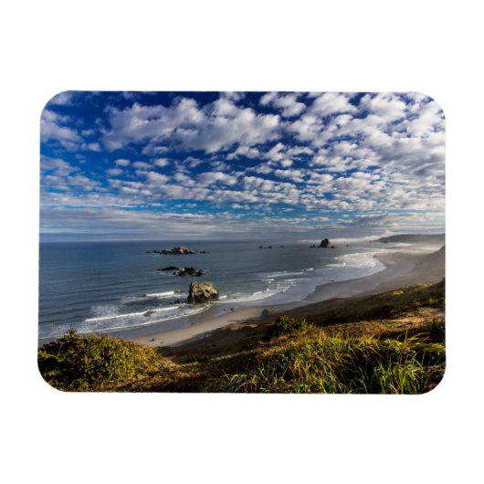 朝の雲と霧のビーチ マグネット (横)