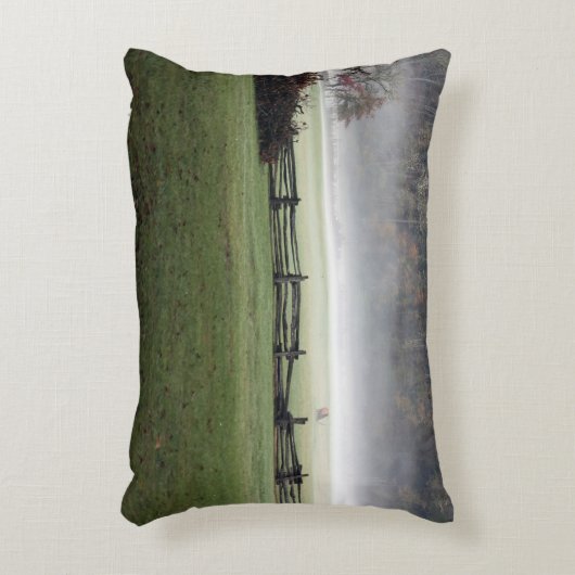 朝の霧の中でローンブルエルク アクセントクッション (正面(垂直))