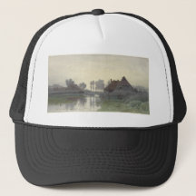 朝の霧の中で水の上に家を沸かす