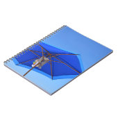 朝の青と茶色のパティオの傘 ノートブック (左側)